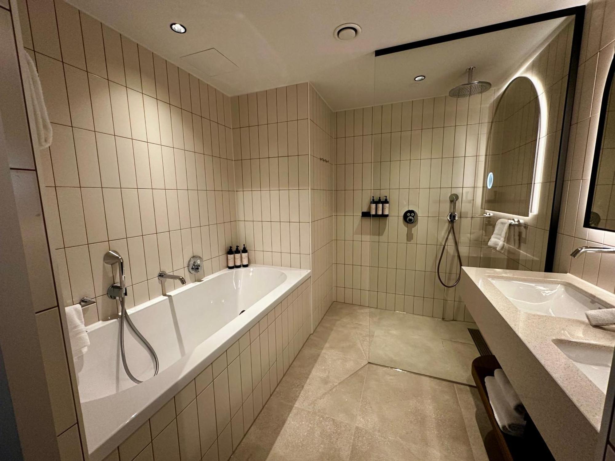 Van Der Valk Hotel Park Lane Antwerpen Exterior foto